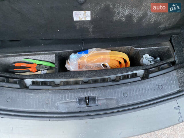 Сірий Рено Меган, об'ємом двигуна 1.6 л та пробігом 293 тис. км за 3600 $, фото 17 на Automoto.ua