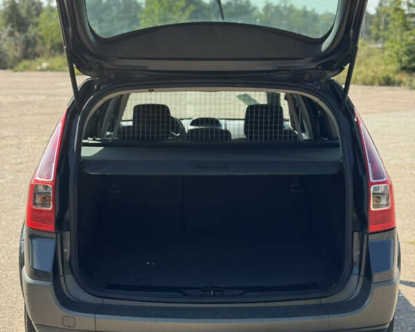 Рено Меган 2006 в Чернигове на Automoto.ua Серый Рено Меган, объемом двигателя 1.6 л и пробегом 208 тыс. км за 5650 $, фото 13 на Automoto.ua