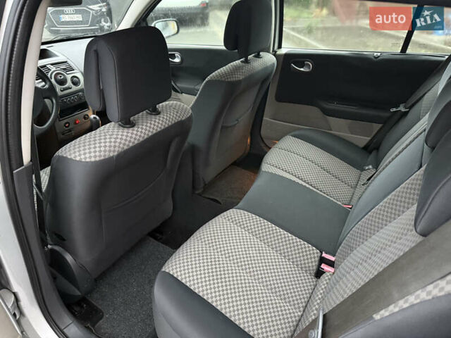 Серый Рено Меган, объемом двигателя 1.46 л и пробегом 265 тыс. км за 4400 $, фото 9 на Automoto.ua