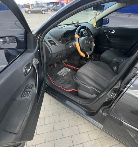 Серый Рено Меган, объемом двигателя 1.6 л и пробегом 229 тыс. км за 4999 $, фото 6 на Automoto.ua