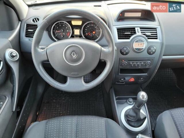 Серый Рено Меган, объемом двигателя 1.6 л и пробегом 182 тыс. км за 5700 $, фото 56 на Automoto.ua
