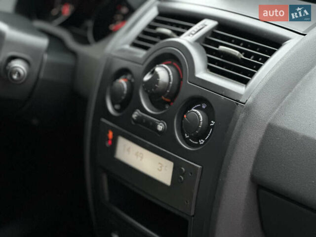 Серый Рено Меган, объемом двигателя 1.5 л и пробегом 325 тыс. км за 4950 $, фото 29 на Automoto.ua