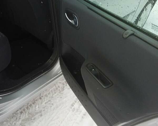 Серый Рено Меган, объемом двигателя 1.6 л и пробегом 148 тыс. км за 4999 $, фото 73 на Automoto.ua