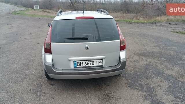 Серый Рено Меган, объемом двигателя 1.5 л и пробегом 381 тыс. км за 4300 $, фото 2 на Automoto.ua