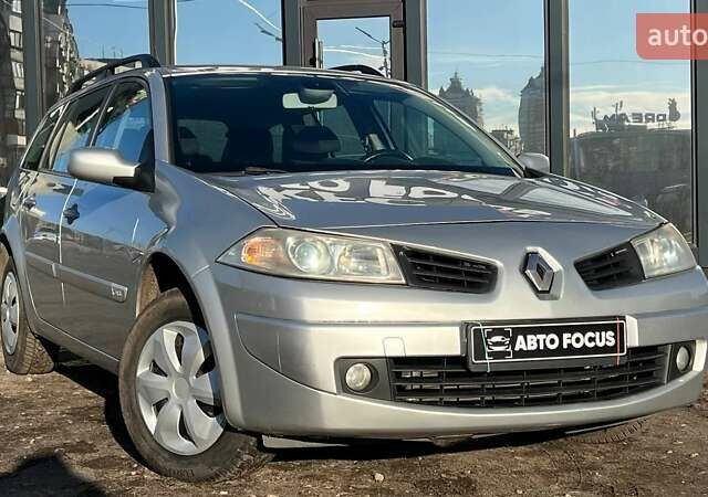 Сірий Рено Меган, об'ємом двигуна 1.6 л та пробігом 224 тис. км за 6490 $, фото 1 на Automoto.ua