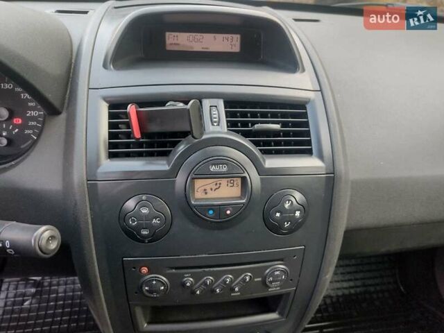 Сірий Рено Меган, об'ємом двигуна 1.46 л та пробігом 314 тис. км за 4000 $, фото 5 на Automoto.ua