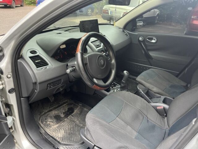 Серый Рено Меган, объемом двигателя 1.5 л и пробегом 300 тыс. км за 4800 $, фото 9 на Automoto.ua