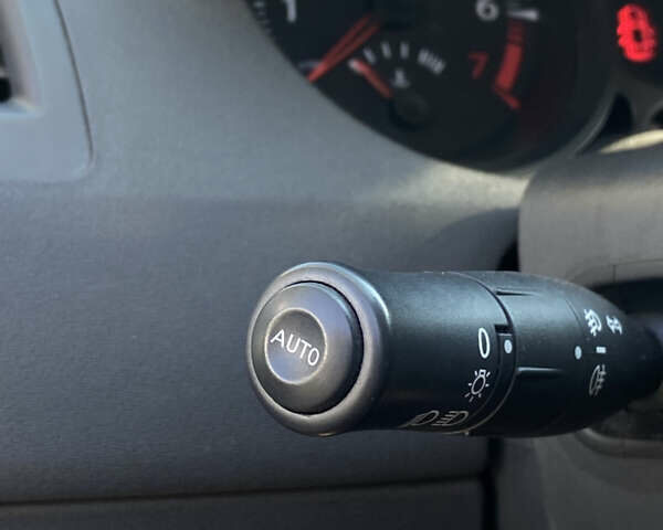 Сірий Рено Меган, об'ємом двигуна 1.6 л та пробігом 163 тис. км за 5450 $, фото 15 на Automoto.ua