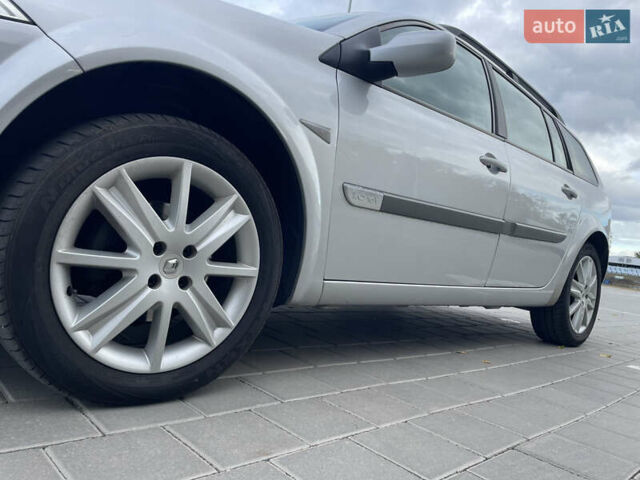 Серый Рено Меган, объемом двигателя 1.6 л и пробегом 196 тыс. км за 5500 $, фото 8 на Automoto.ua