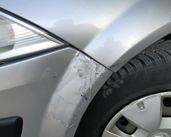 Серый Рено Меган, объемом двигателя 1.6 л и пробегом 211 тыс. км за 5000 $, фото 5 на Automoto.ua