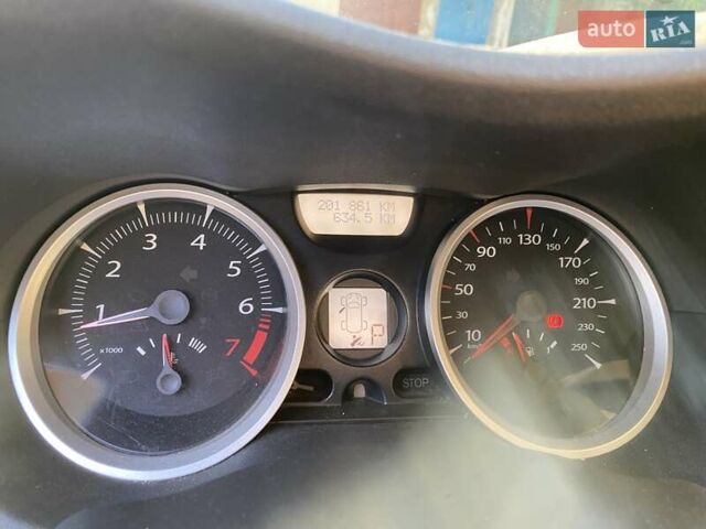 Серый Рено Меган, объемом двигателя 1.6 л и пробегом 201 тыс. км за 4749 $, фото 18 на Automoto.ua