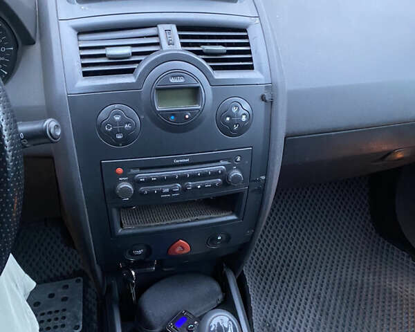 Сірий Рено Меган, об'ємом двигуна 1.6 л та пробігом 293 тис. км за 3600 $, фото 16 на Automoto.ua