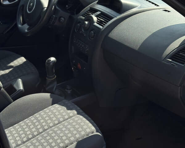 Рено Меган 2006 в Чернигове на Automoto.ua Серый Рено Меган, объемом двигателя 1.6 л и пробегом 208 тыс. км за 5650 $, фото 10 на Automoto.ua