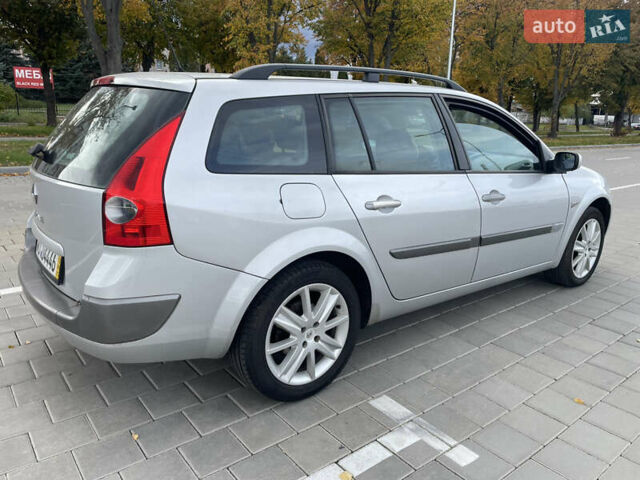 Серый Рено Меган, объемом двигателя 1.6 л и пробегом 196 тыс. км за 5500 $, фото 2 на Automoto.ua