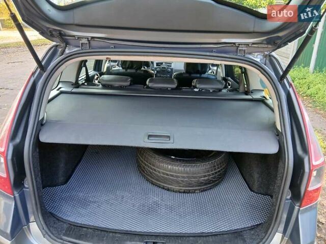 Рено Меган 2006 в Конотопе на Automoto.ua Серый Рено Меган, объемом двигателя 2 л и пробегом 219 тыс. км за 5600 $, фото 5 на Automoto.ua