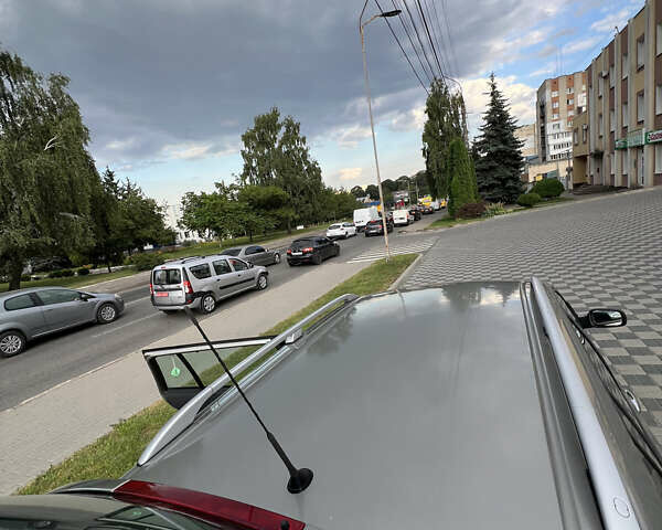 Серый Рено Меган, объемом двигателя 1.9 л и пробегом 265 тыс. км за 4600 $, фото 43 на Automoto.ua