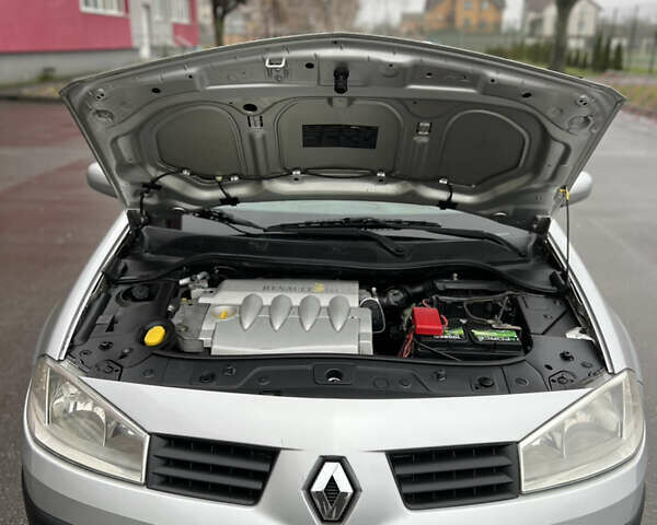 Сірий Рено Меган, об'ємом двигуна 1.6 л та пробігом 241 тис. км за 5300 $, фото 7 на Automoto.ua