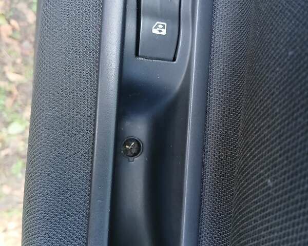 Рено Меган 2006 в Конотопе на Automoto.ua Серый Рено Меган, объемом двигателя 2 л и пробегом 219 тыс. км за 5600 $, фото 10 на Automoto.ua