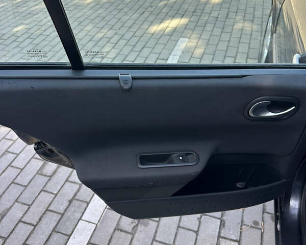 Серый Рено Меган, объемом двигателя 1.6 л и пробегом 235 тыс. км за 5200 $, фото 22 на Automoto.ua