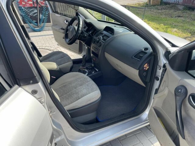 Серый Рено Меган, объемом двигателя 1.5 л и пробегом 232 тыс. км за 4800 $, фото 9 на Automoto.ua