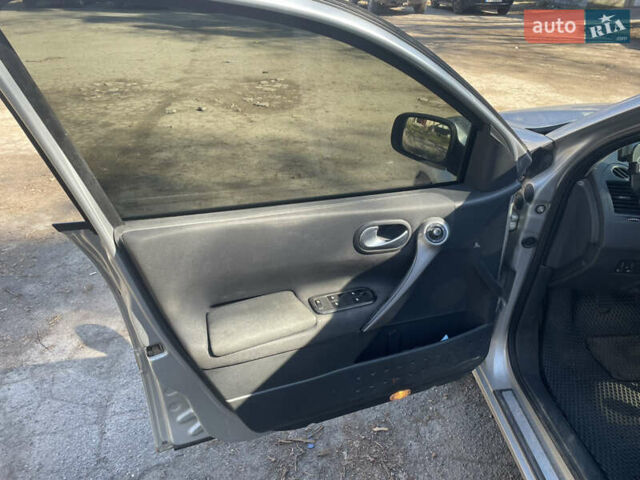 Серый Рено Меган, объемом двигателя 1.9 л и пробегом 300 тыс. км за 4500 $, фото 10 на Automoto.ua