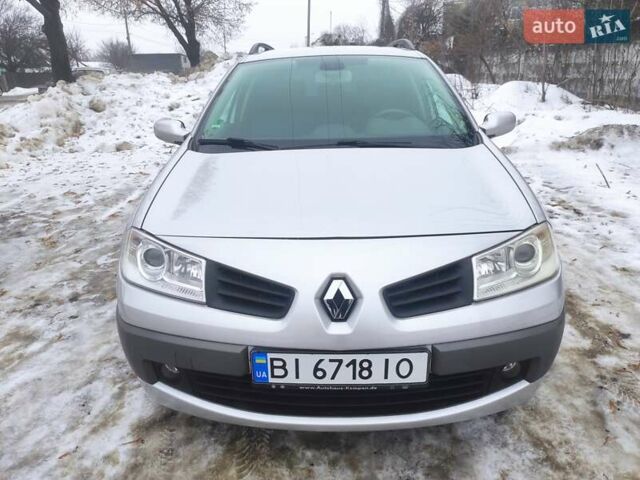 Серый Рено Меган, объемом двигателя 1.6 л и пробегом 199 тыс. км за 5490 $, фото 1 на Automoto.ua