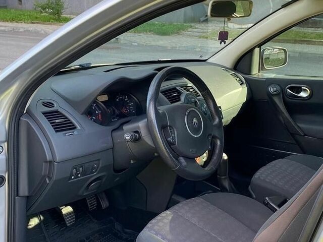 Сірий Рено Меган, об'ємом двигуна 1.6 л та пробігом 209 тис. км за 5400 $, фото 8 на Automoto.ua