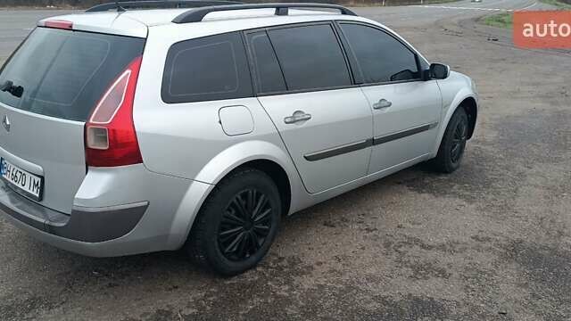 Серый Рено Меган, объемом двигателя 1.5 л и пробегом 381 тыс. км за 4300 $, фото 3 на Automoto.ua