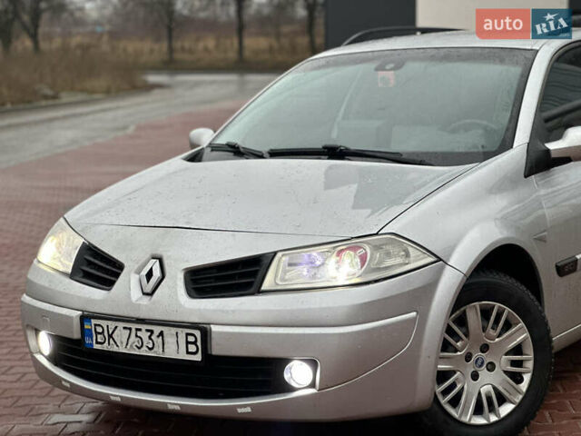 Серый Рено Меган, объемом двигателя 1.5 л и пробегом 325 тыс. км за 4950 $, фото 1 на Automoto.ua