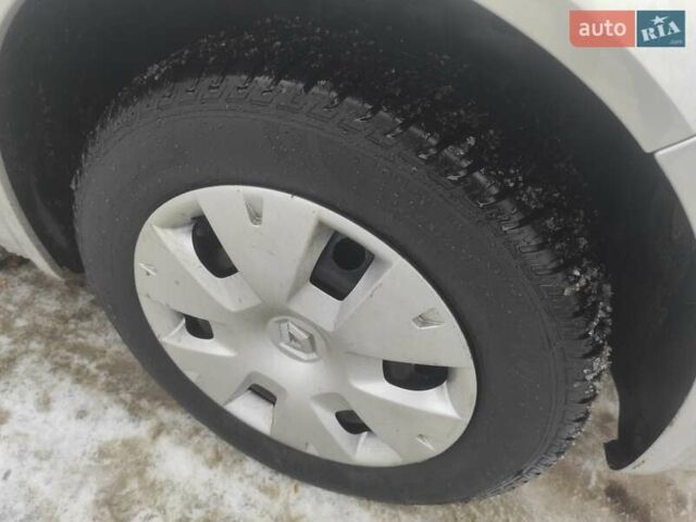 Серый Рено Меган, объемом двигателя 1.6 л и пробегом 199 тыс. км за 5490 $, фото 10 на Automoto.ua