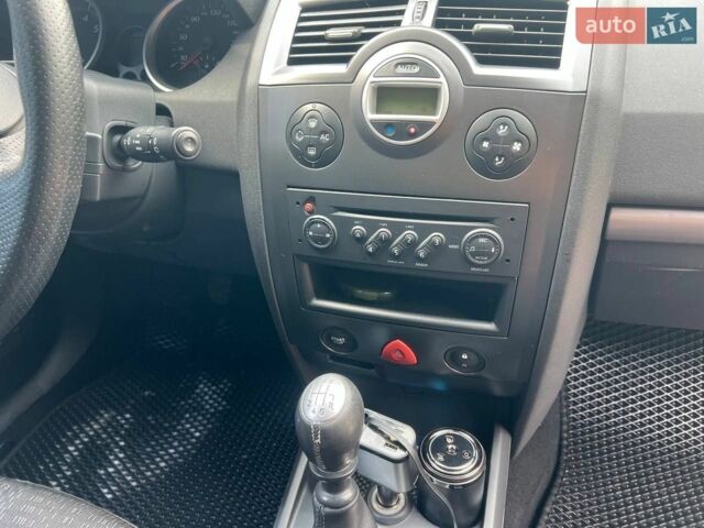 Сірий Рено Меган, об'ємом двигуна 2 л та пробігом 285 тис. км за 4300 $, фото 14 на Automoto.ua