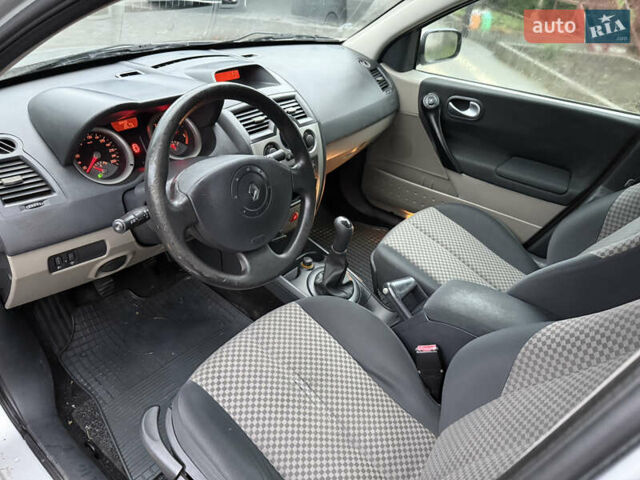 Серый Рено Меган, объемом двигателя 1.46 л и пробегом 265 тыс. км за 4400 $, фото 6 на Automoto.ua