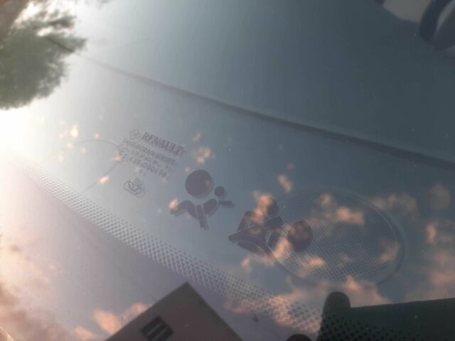 Сірий Рено Меган, об'ємом двигуна 2 л та пробігом 175 тис. км за 5700 $, фото 12 на Automoto.ua