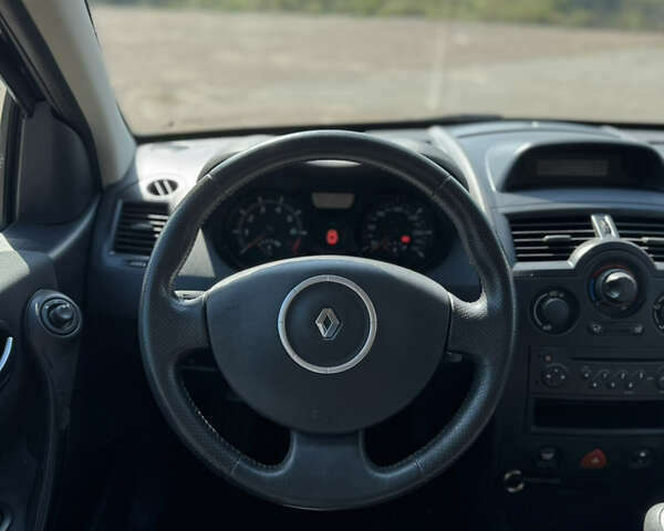 Рено Меган 2006 в Чернигове на Automoto.ua Серый Рено Меган, объемом двигателя 1.6 л и пробегом 208 тыс. км за 5650 $, фото 11 на Automoto.ua