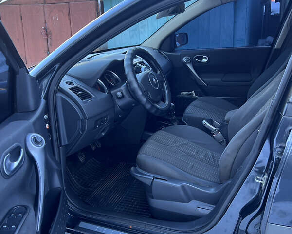 Сірий Рено Меган, об'ємом двигуна 2 л та пробігом 270 тис. км за 5000 $, фото 3 на Automoto.ua