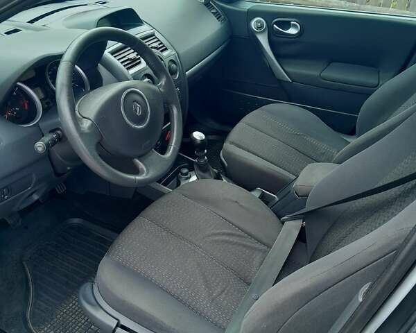 Сірий Рено Меган, об'ємом двигуна 1.46 л та пробігом 215 тис. км за 5000 $, фото 4 на Automoto.ua