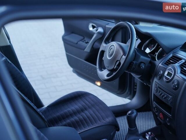 Сірий Рено Меган, об'ємом двигуна 1.6 л та пробігом 265 тис. км за 6000 $, фото 19 на Automoto.ua