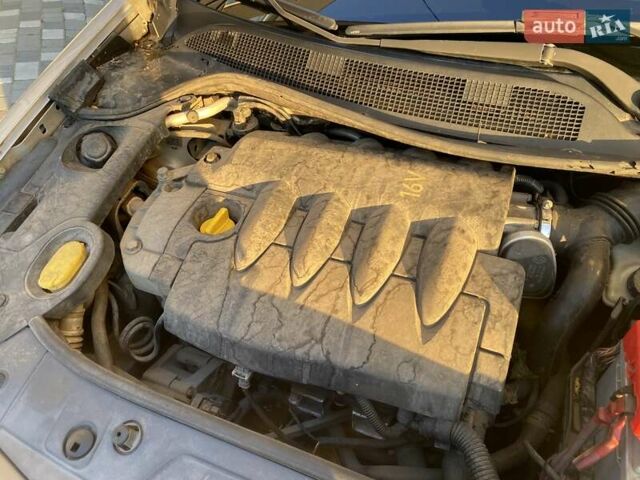 Серый Рено Меган, объемом двигателя 1.6 л и пробегом 201 тыс. км за 4749 $, фото 29 на Automoto.ua