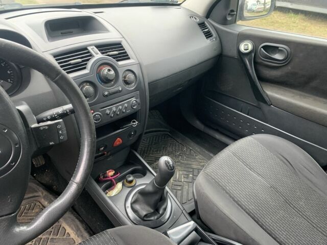 Серый Рено Меган, объемом двигателя 1.5 л и пробегом 370 тыс. км за 1700 $, фото 6 на Automoto.ua