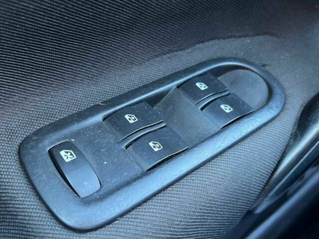 Серый Рено Меган, объемом двигателя 1.6 л и пробегом 224 тыс. км за 5790 $, фото 18 на Automoto.ua