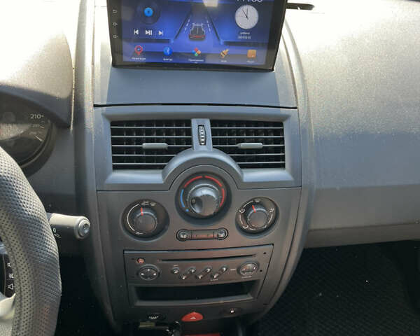 Серый Рено Меган, объемом двигателя 1.9 л и пробегом 252 тыс. км за 5100 $, фото 3 на Automoto.ua