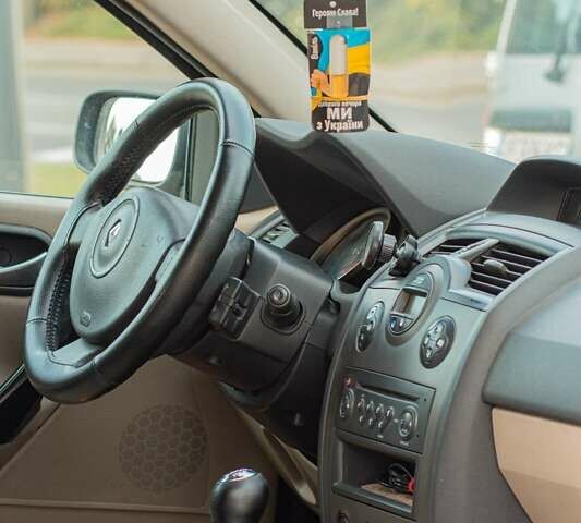 Серый Рено Меган, объемом двигателя 1.9 л и пробегом 280 тыс. км за 4990 $, фото 18 на Automoto.ua