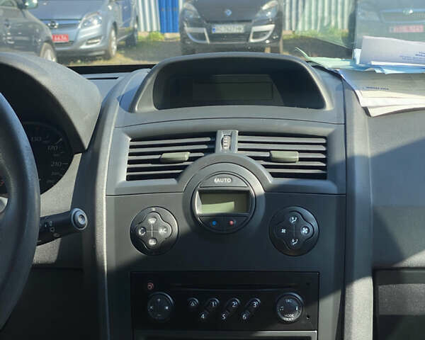 Сірий Рено Меган, об'ємом двигуна 1.6 л та пробігом 163 тис. км за 5450 $, фото 12 на Automoto.ua