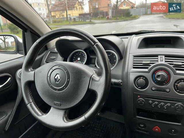 Сірий Рено Меган, об'ємом двигуна 1.6 л та пробігом 241 тис. км за 5300 $, фото 8 на Automoto.ua