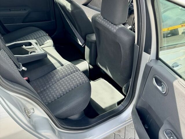 Сірий Рено Меган, об'ємом двигуна 1.9 л та пробігом 289 тис. км за 4100 $, фото 9 на Automoto.ua