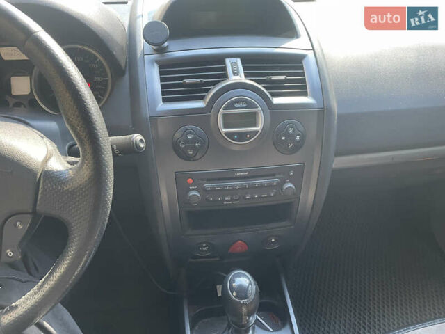 Серый Рено Меган, объемом двигателя 1.9 л и пробегом 300 тыс. км за 4500 $, фото 19 на Automoto.ua