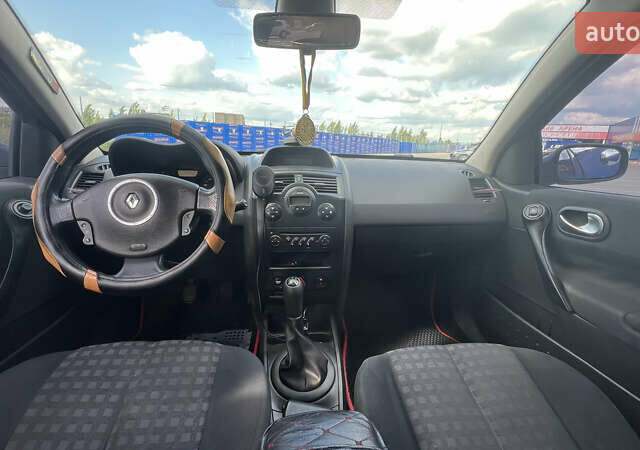 Серый Рено Меган, объемом двигателя 1.6 л и пробегом 229 тыс. км за 4999 $, фото 7 на Automoto.ua