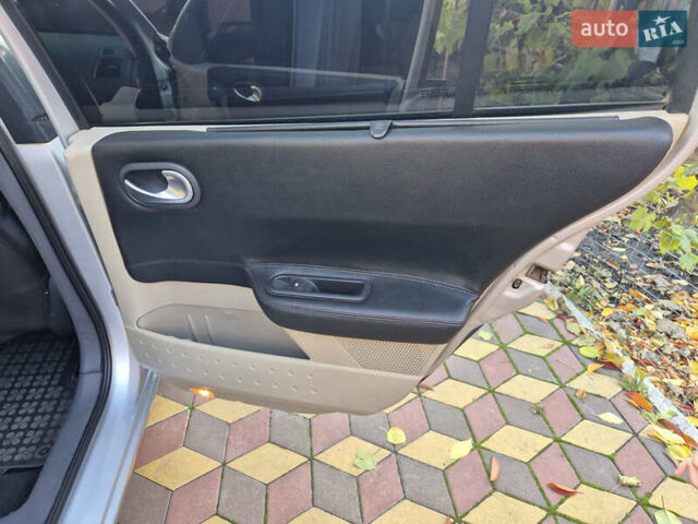 Серый Рено Меган, объемом двигателя 1.4 л и пробегом 253 тыс. км за 4500 $, фото 8 на Automoto.ua