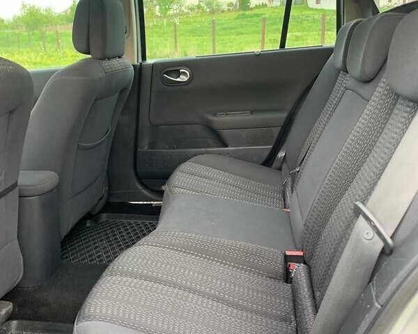 Серый Рено Меган, объемом двигателя 1.6 л и пробегом 222 тыс. км за 4500 $, фото 5 на Automoto.ua