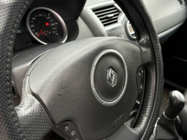 Сірий Рено Меган, об'ємом двигуна 1.6 л та пробігом 220 тис. км за 6100 $, фото 5 на Automoto.ua